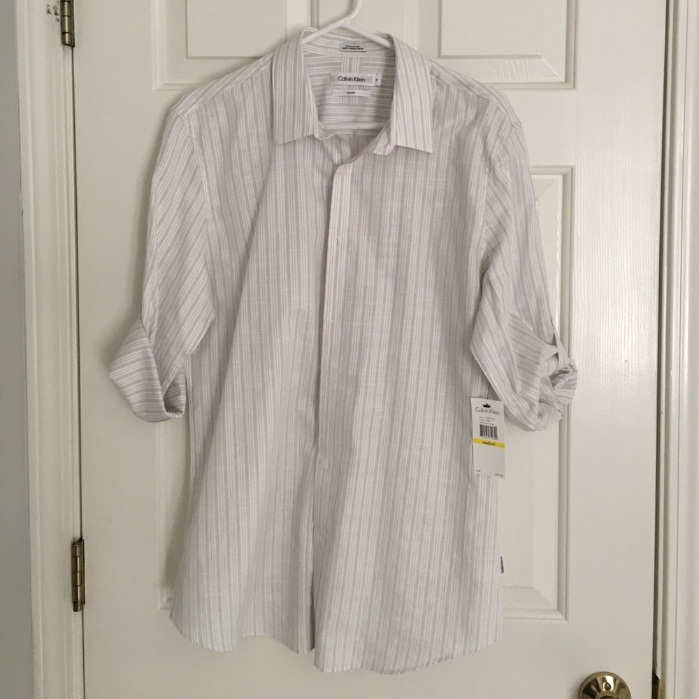 NWT Men's Calvin Klein long sleeve M with roll up tabs